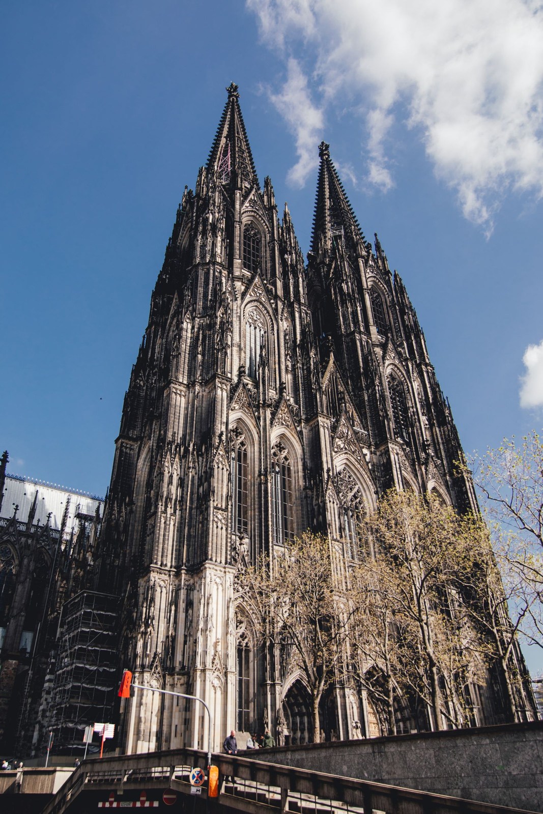Die gotischen Türme des Kölner Doms