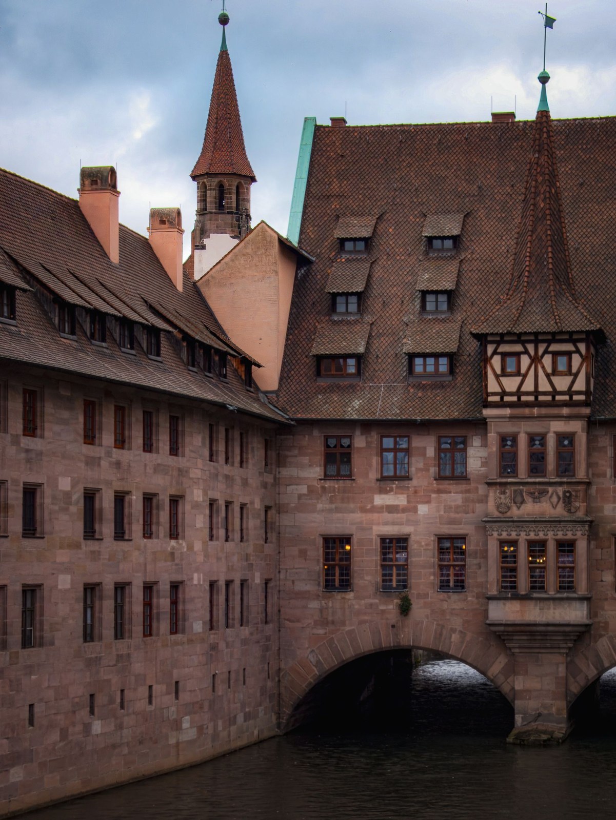 Historische Häuser über dem Wasser in Nürnberg