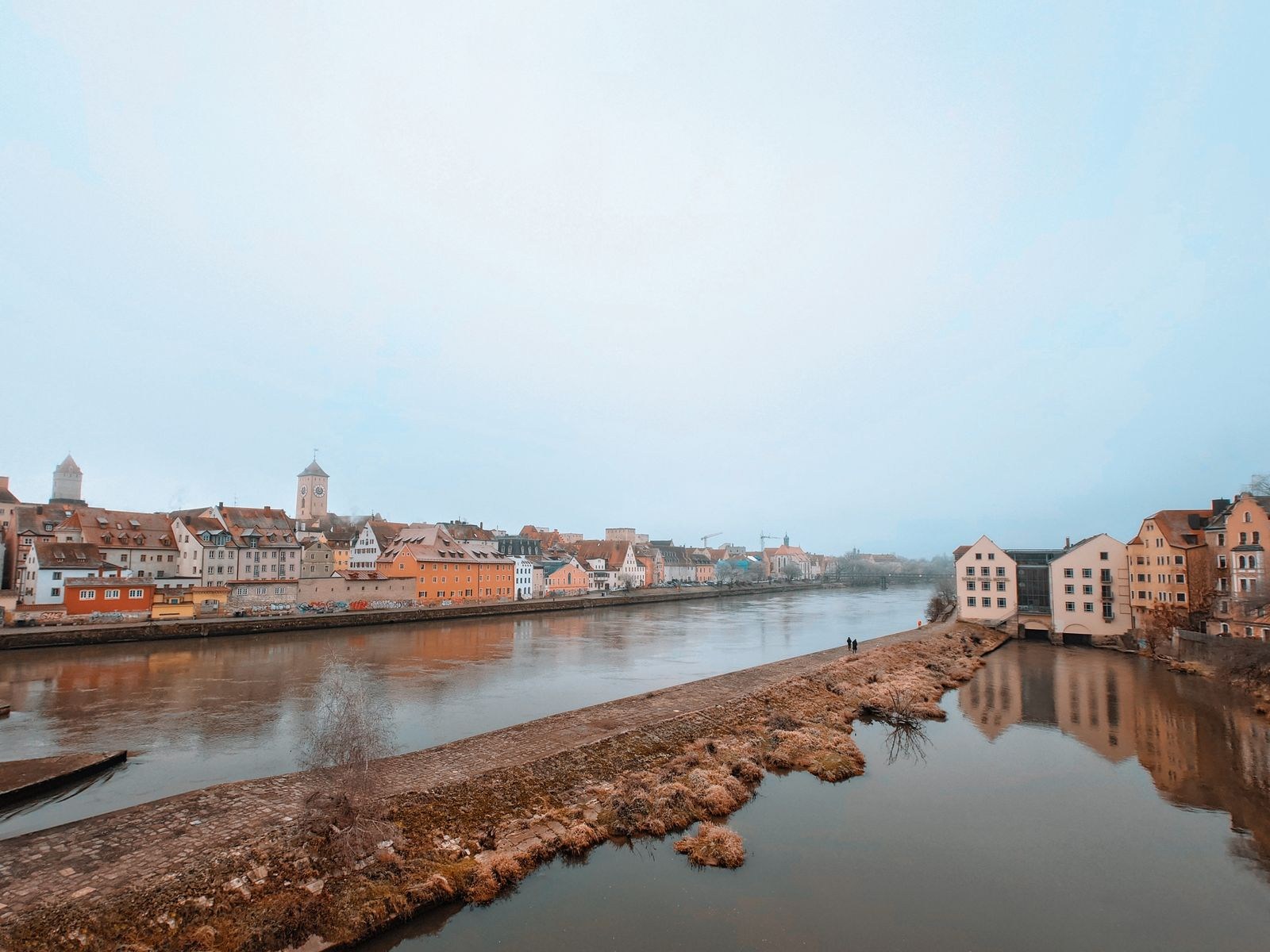 Regensburger Altstadt am Donauufer